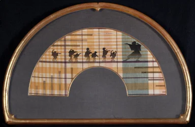 Abanico de teatro de sombras